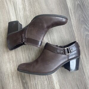 Y2K 90s Thom McAn Jorgie Ankle‎ Boots Size 9.5W Brown Leather Upper Block Heel